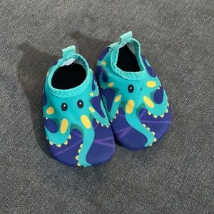 Baby water shoes 💧